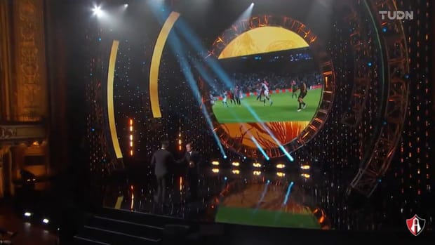 Camilo Vargas wins Liga MX Golden Ball